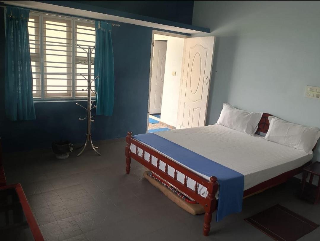 Sun N Tan Beach Home Stay كانور المظهر الخارجي الصورة